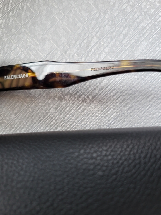 Balenciaga Women\'s Tortoise Square Sunglasses - Brown Gradient Lenses Unisex main image 10